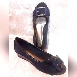 Abella patent & fabric Navy blue wedge peep toe Heels w/buckle accent